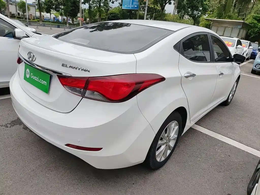 Hyundai Elantra Langdong — миниатюра 7