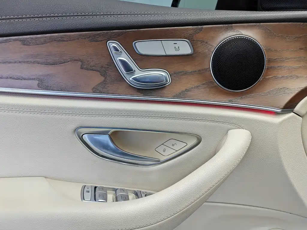 Mercedes-Benz E-Class — миниатюра 19