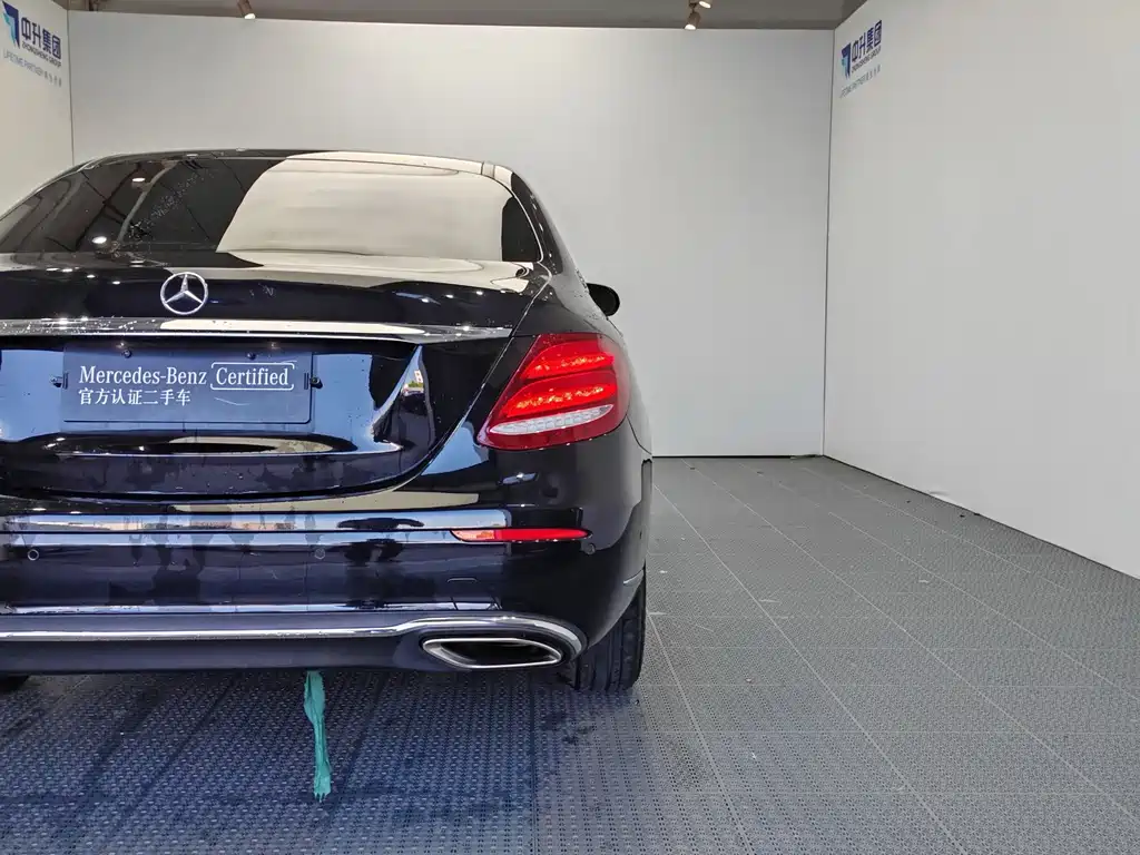 Mercedes-Benz E-Class — миниатюра 21