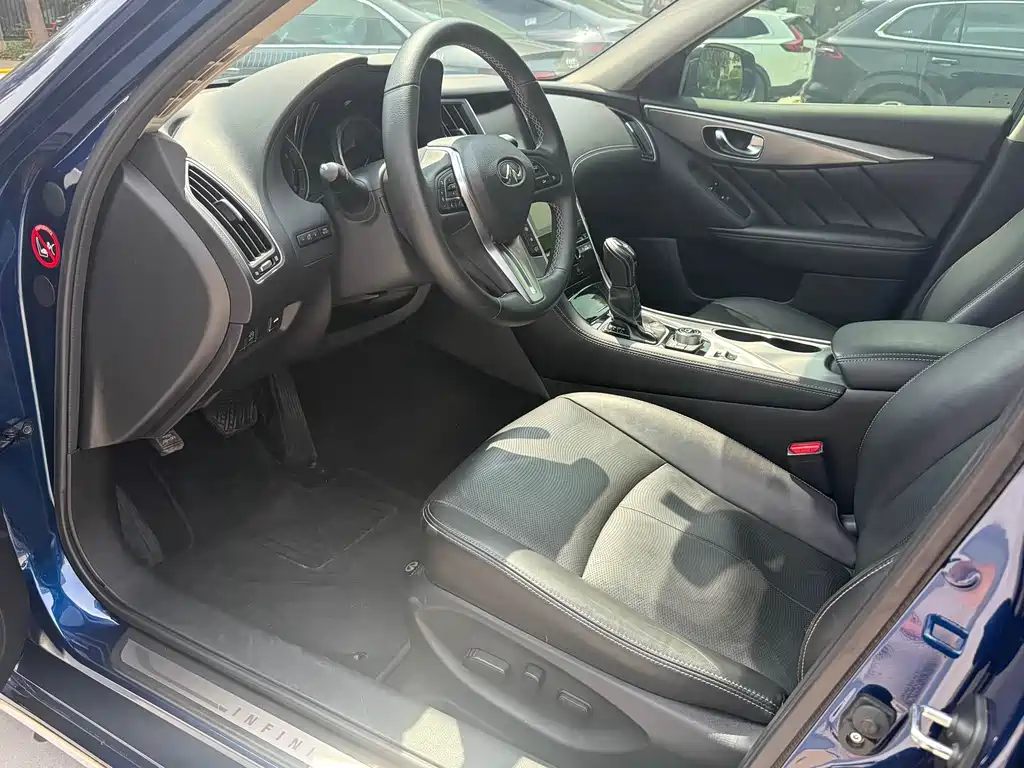Infiniti Q50L 2018 2.0T VI