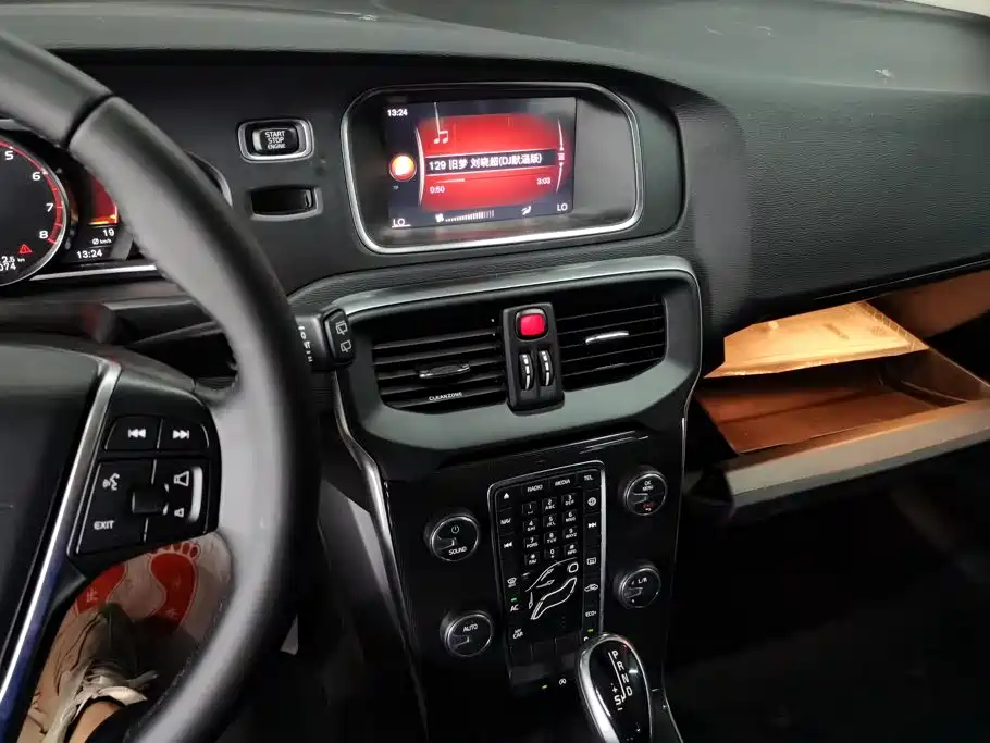 Volvo V40 — миниатюра 13