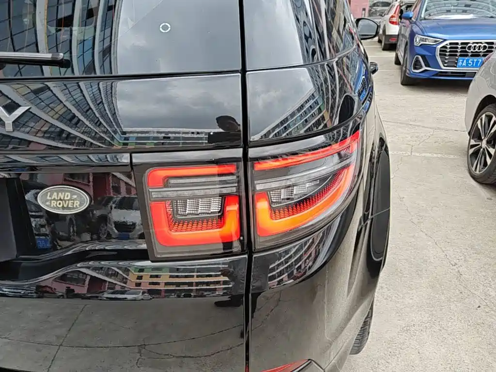 Land Rover Discovery Sport — миниатюра 8
