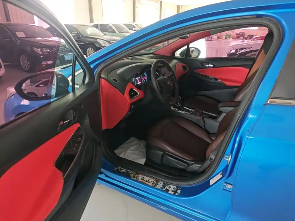 Chevrolet Cruze — миниатюра 16