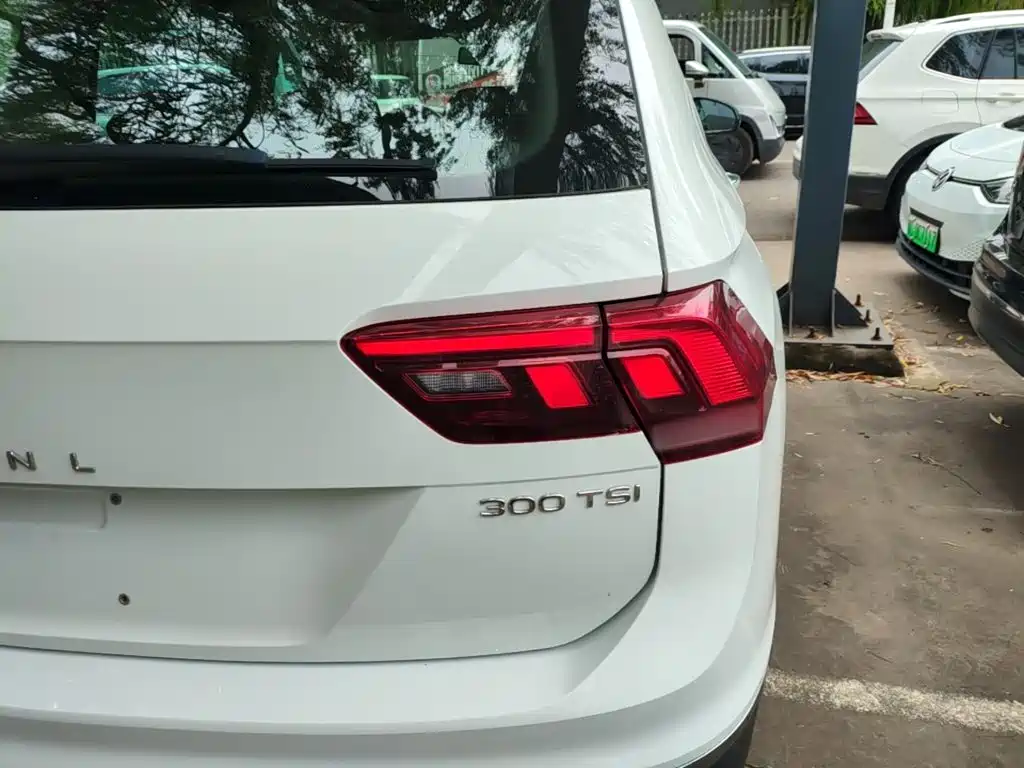 Volkswagen Tiguan L — миниатюра 8