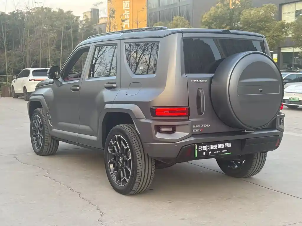 TANK TANK 700 NEW ENERGY