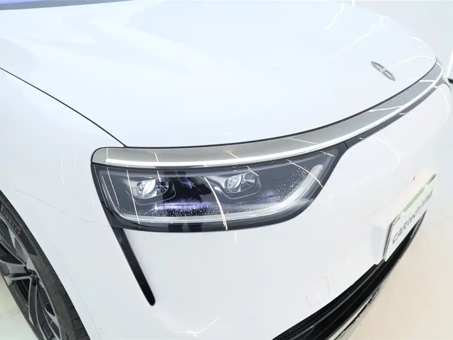 AITO ASK THE WORLD M8