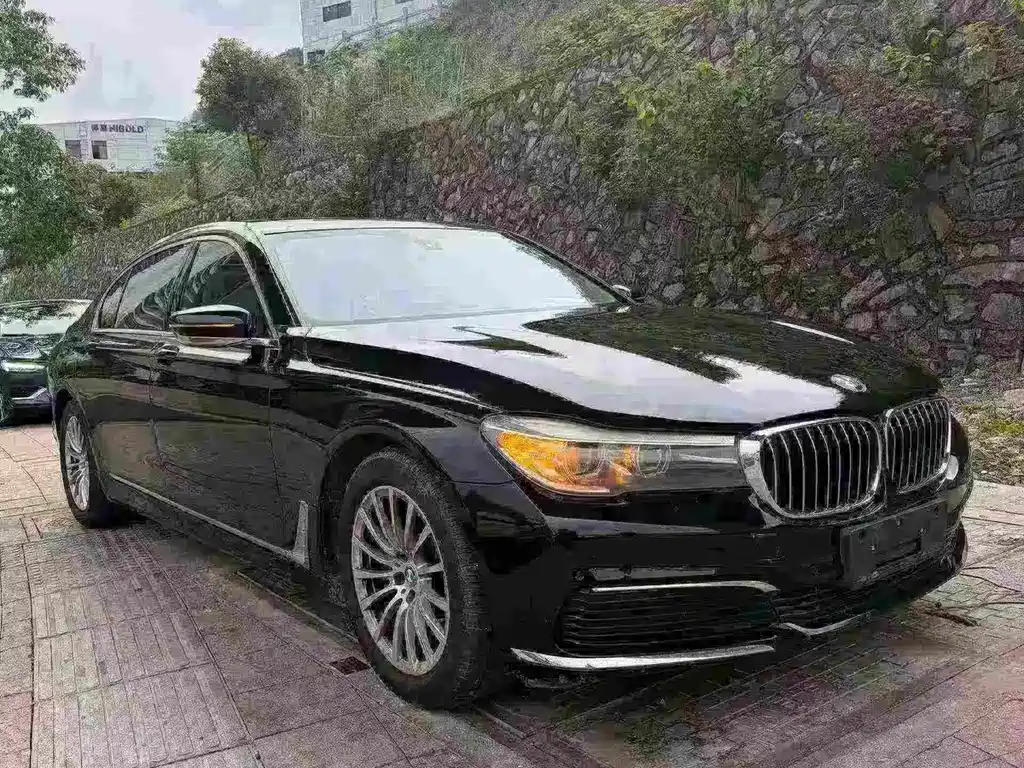 BMW 7 SERIES