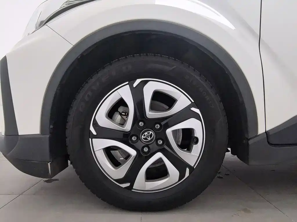 Toyota C-HR EV — миниатюра 17