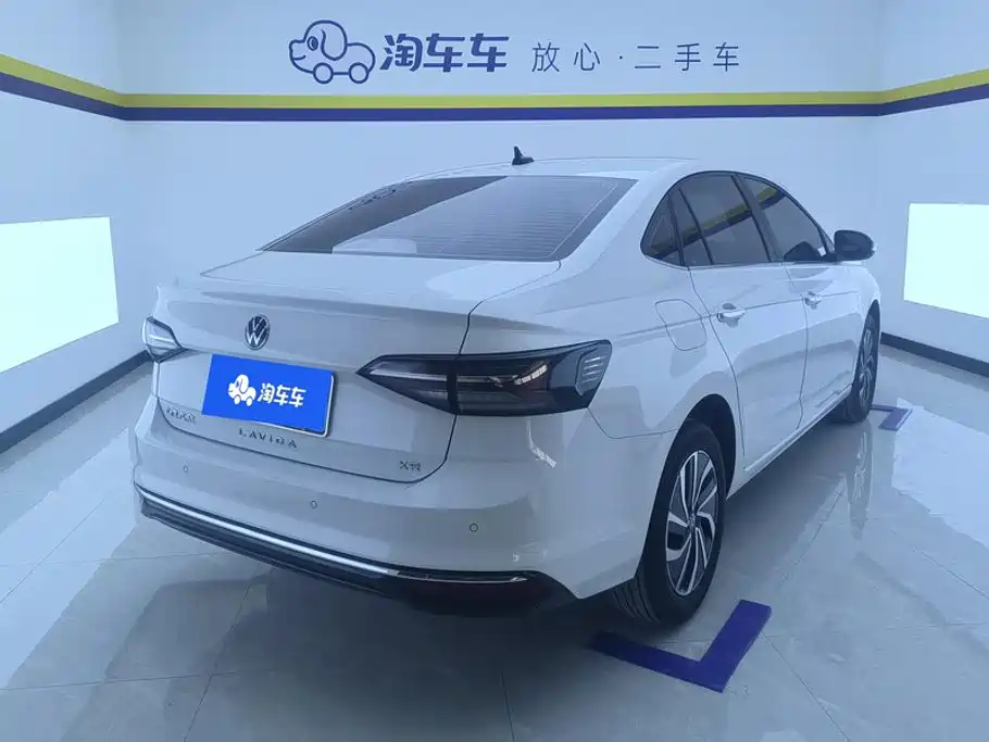 Volkswagen Lavida — миниатюра 3