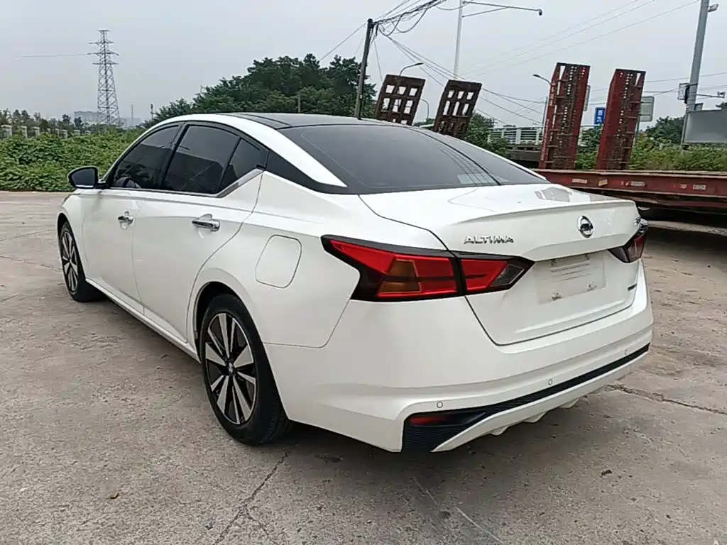 Nissan Teana — миниатюра 5