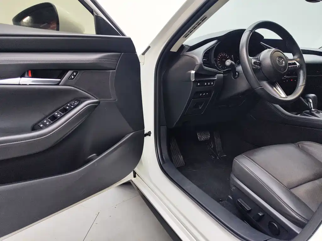 Mazda 3 Axela — миниатюра 7