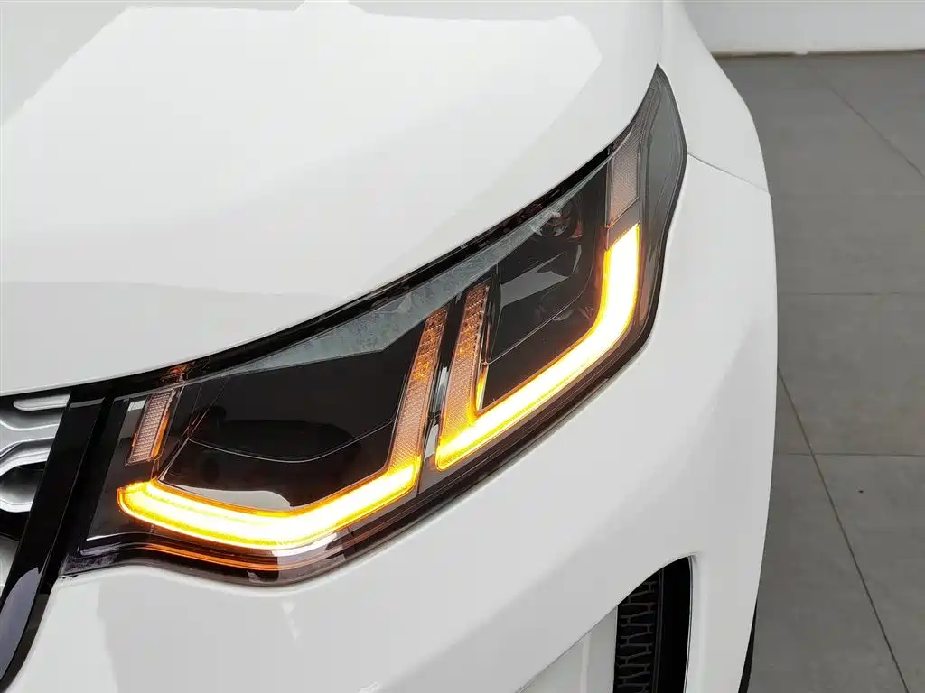 Land Rover Discovery Sport 2022 249PS 5 мест