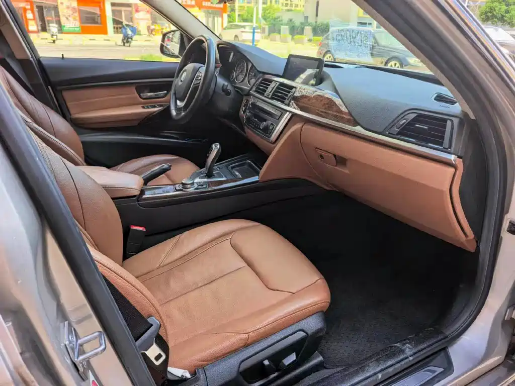 BMW 3 Series — миниатюра 6
