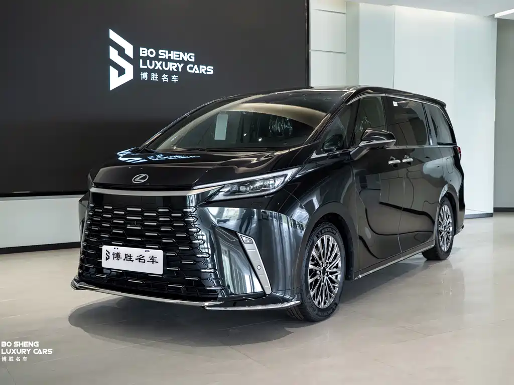 Lexus LM 0