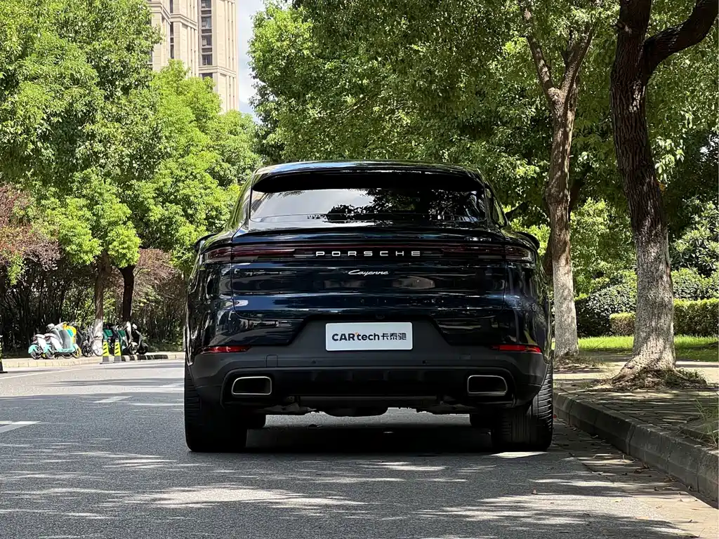 Porsche Cayenne — миниатюра 4