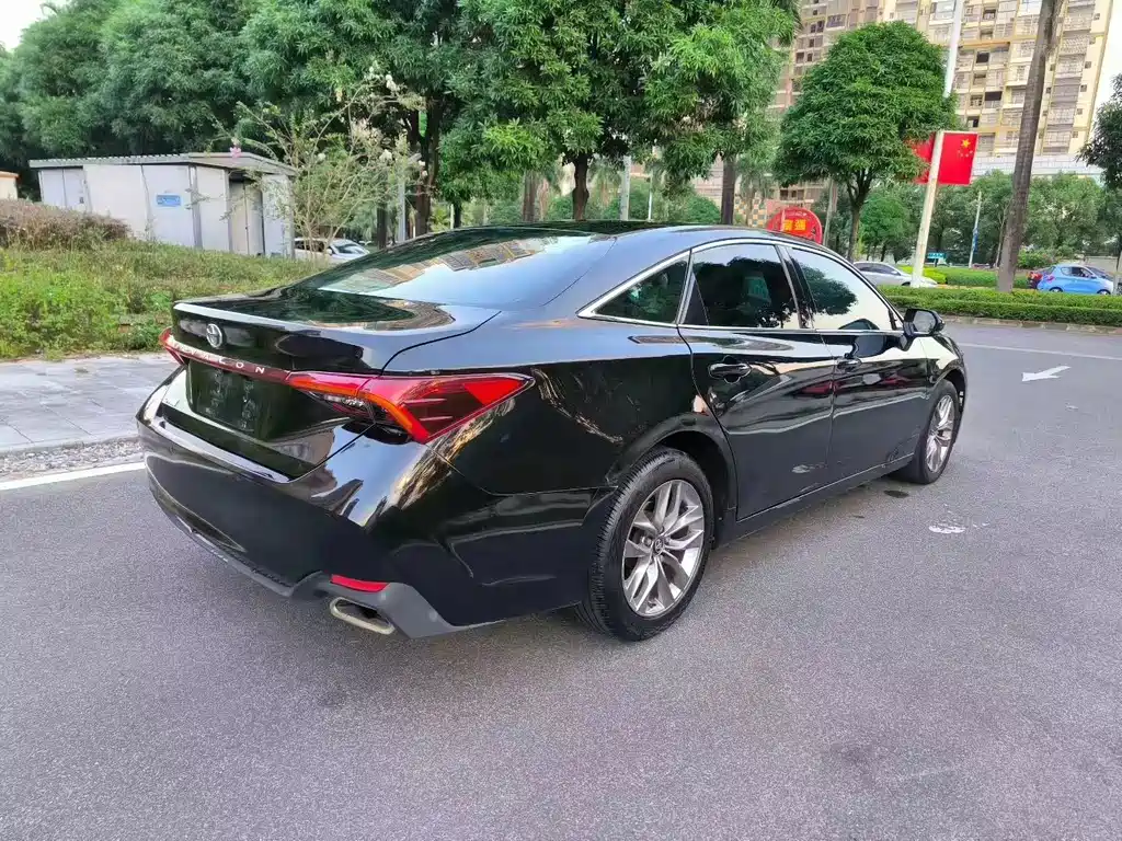 Toyota Avalon — миниатюра 6
