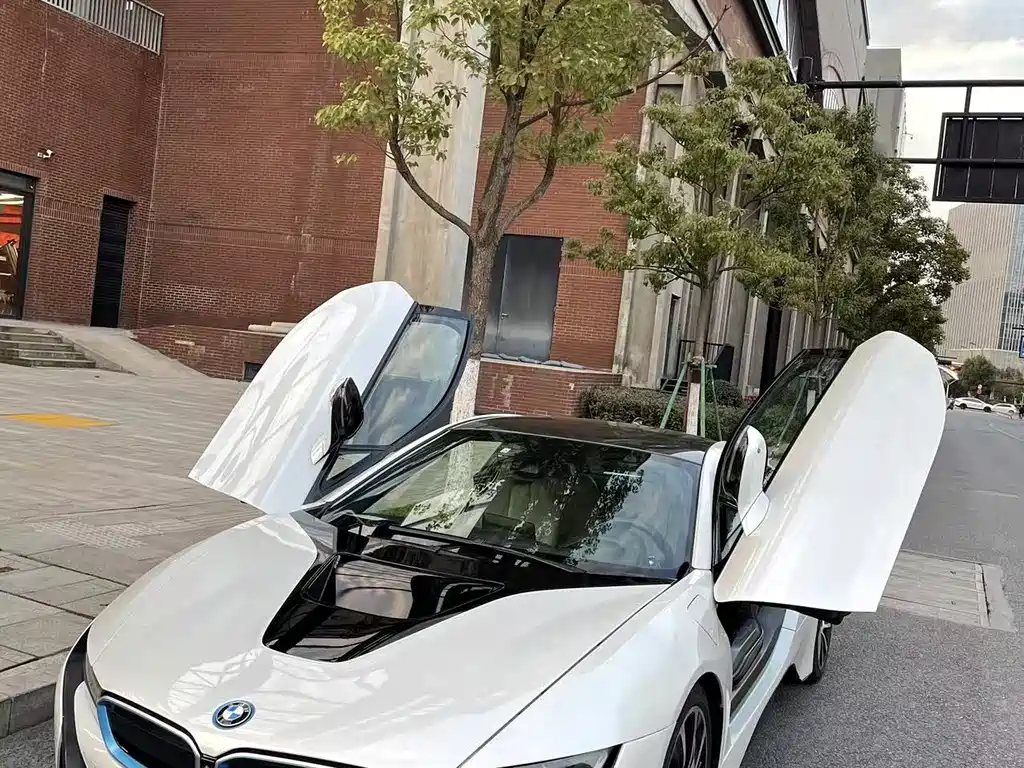 BMW  I8
