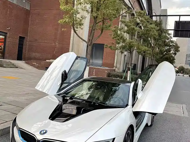 BMW  I8 2016