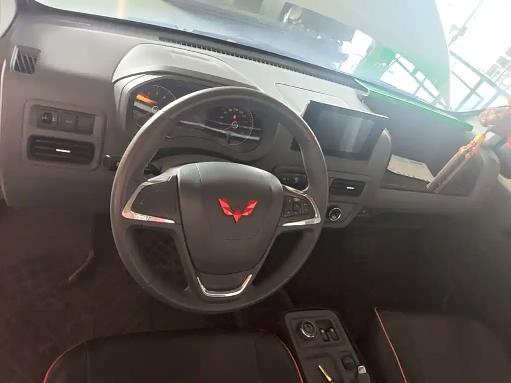 Wuling Yangguang — миниатюра 11