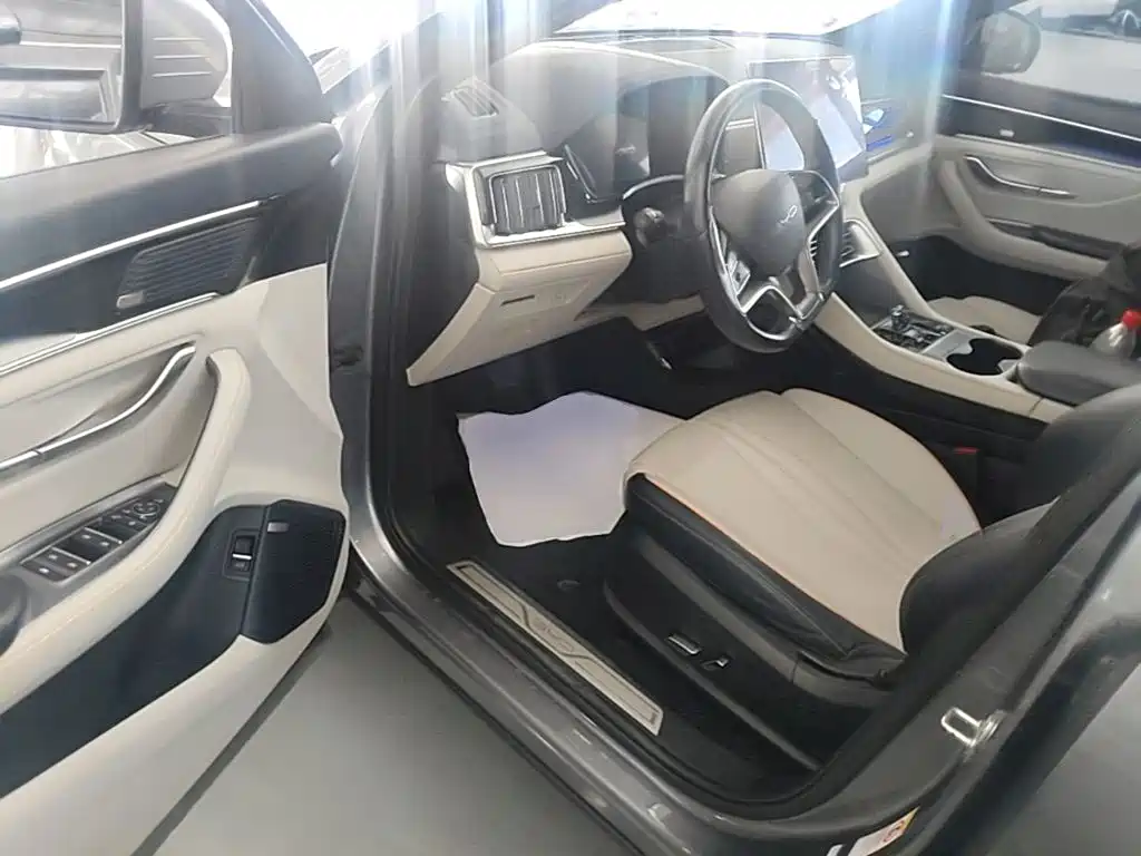 BYD PLUS New Energy — миниатюра 16