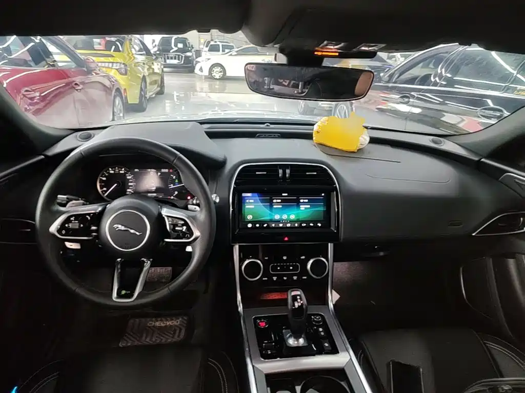 Jaguar XEL — миниатюра 10