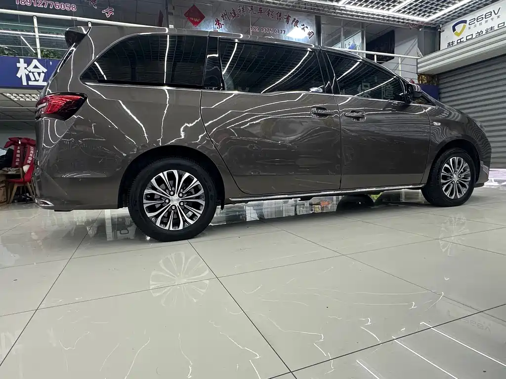 Buick GL8 — миниатюра 5