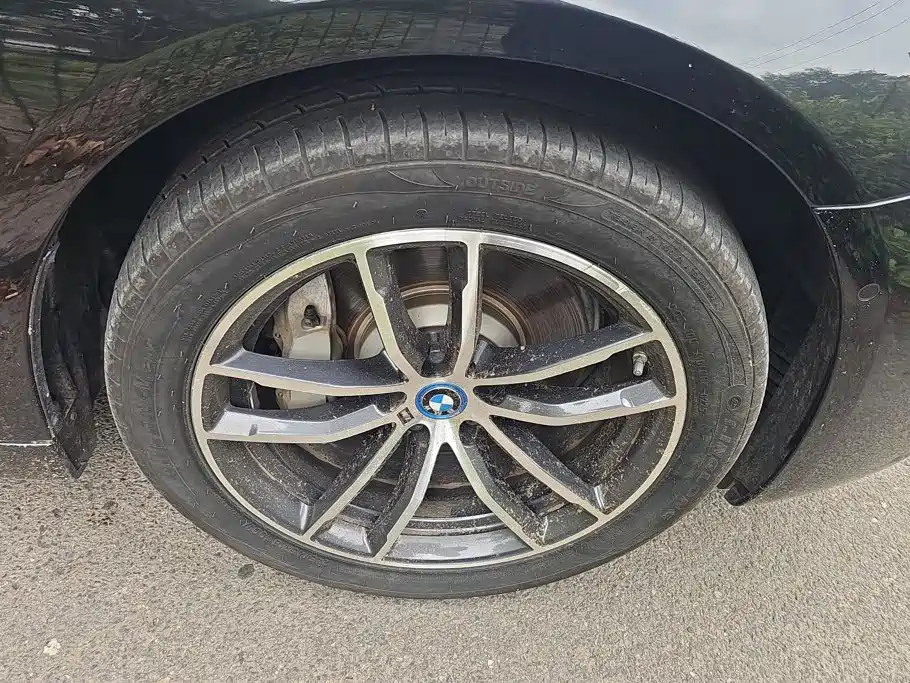 BMW 5 Series New Energy — миниатюра 6