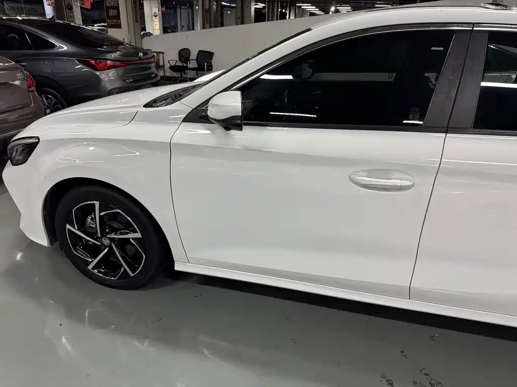 MG MG5 — миниатюра 12