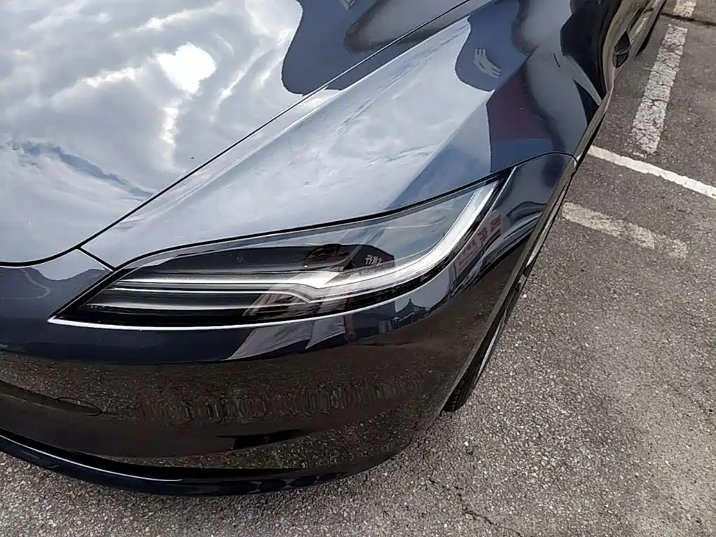 Tesla Model 3 — миниатюра 24
