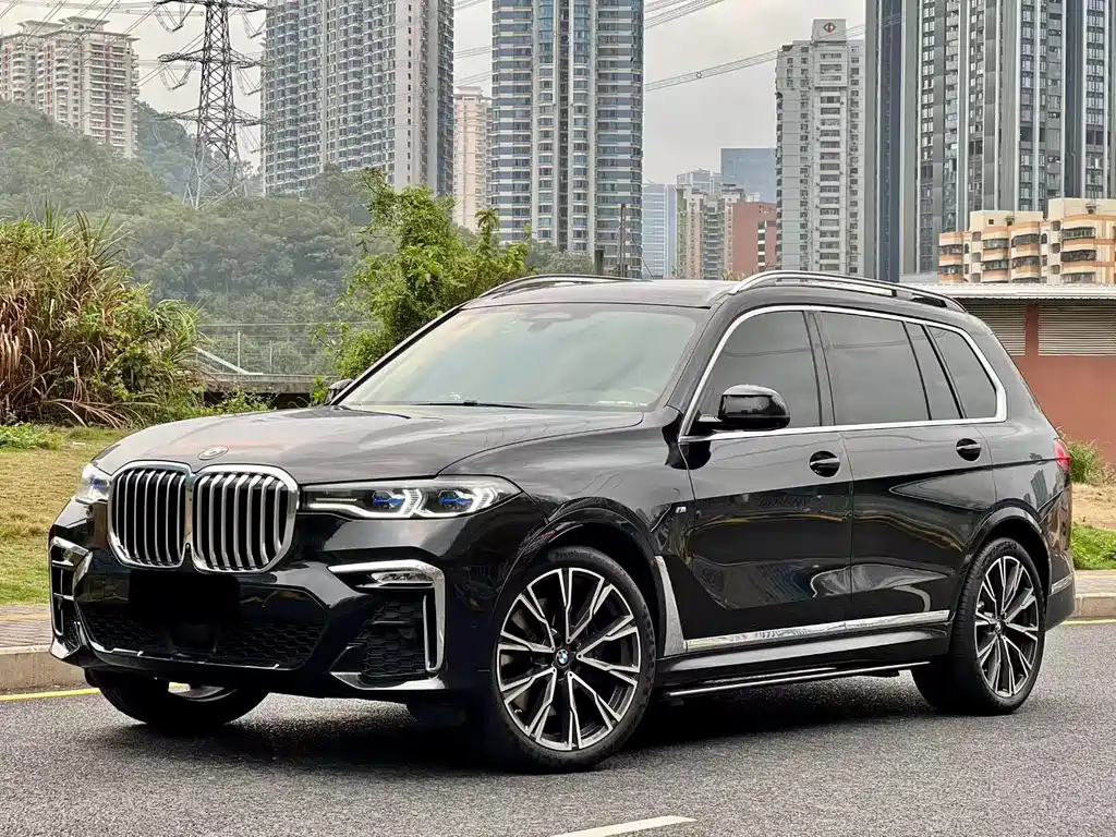 BMW X7 2021