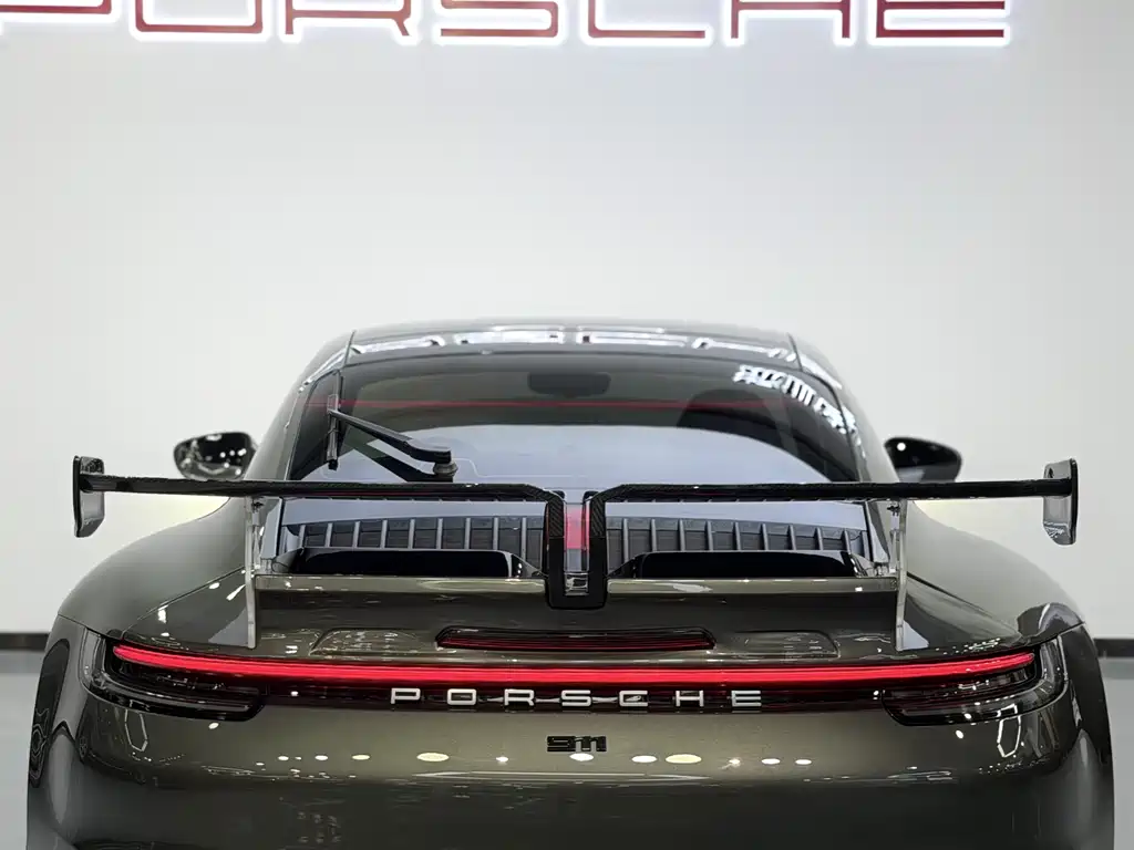 PORSCHE 911