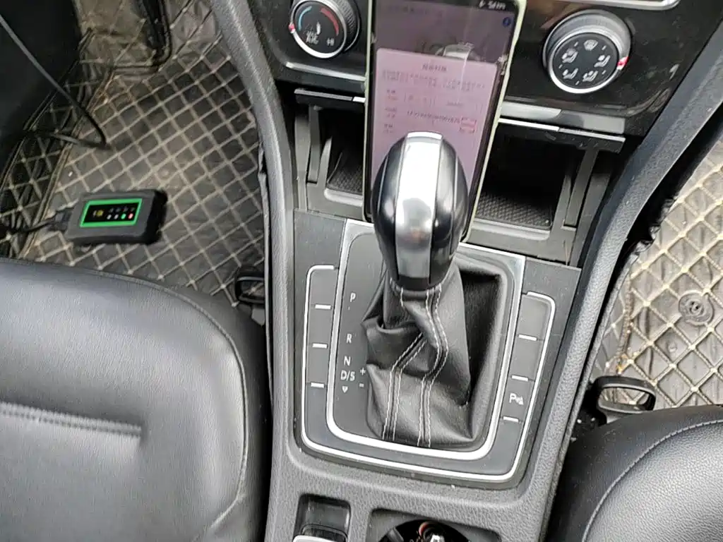 Volkswagen Golf — миниатюра 14