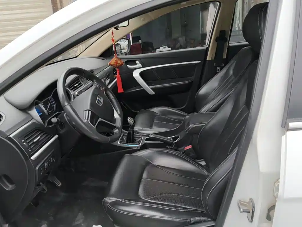 Geely Emgrand — миниатюра 15