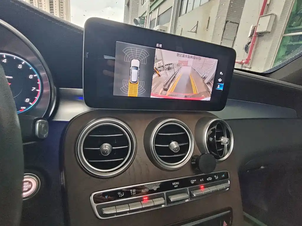 Mercedes-Benz GLC — миниатюра 12