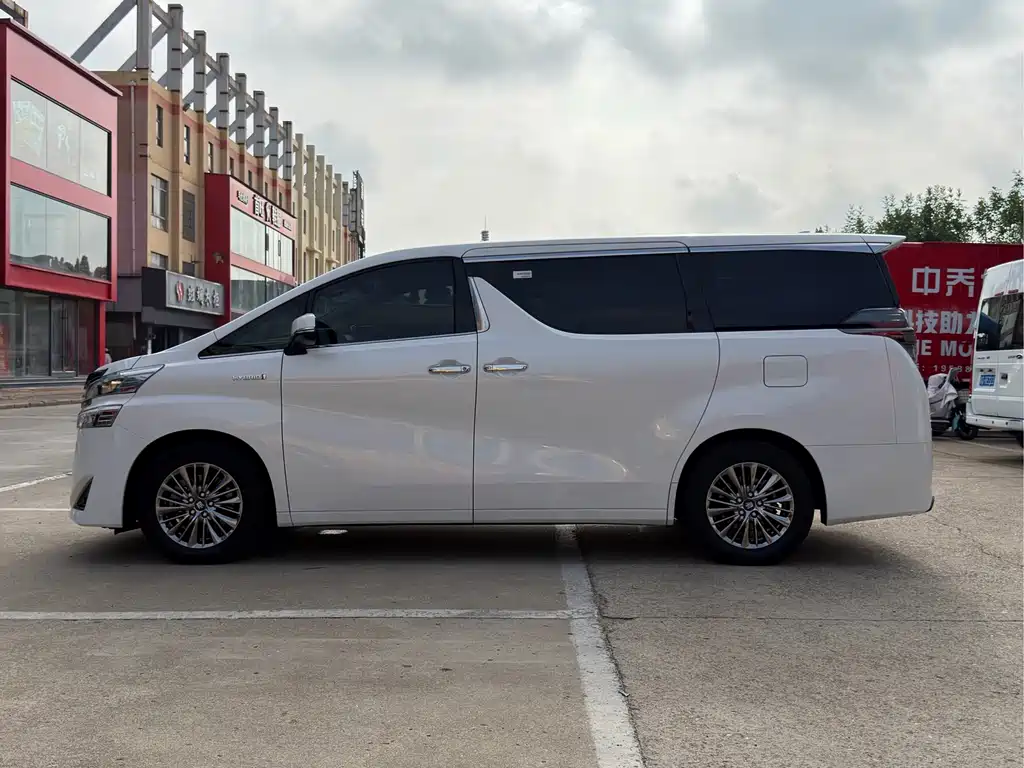 Toyota Vellfire — миниатюра 3
