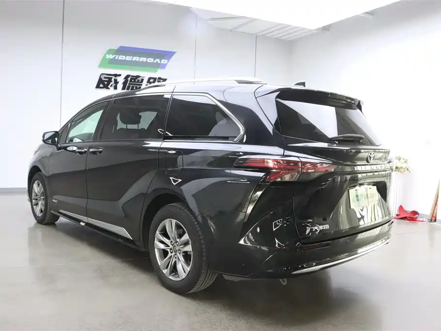 Toyota Sienna 2021 2.5L