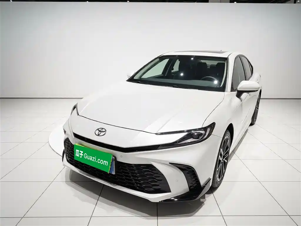 Toyota Camry 2025