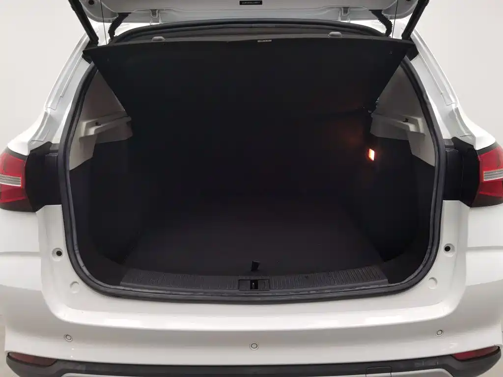 Roewe RX3 — миниатюра 16