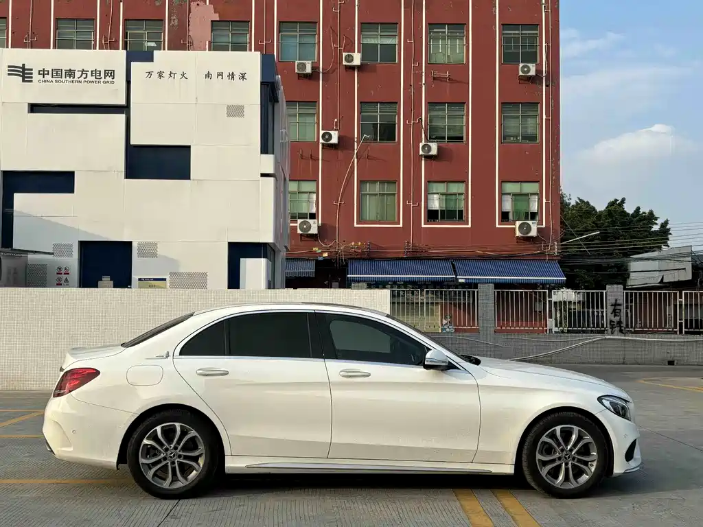 MERCEDES-BENZ C CLASS