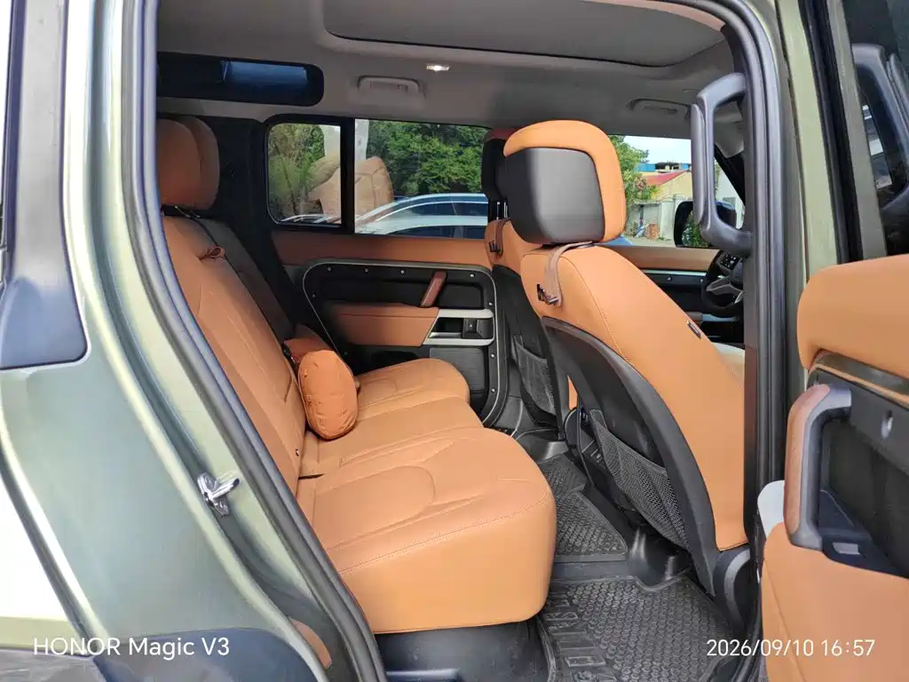 Land Rover Defender — миниатюра 16