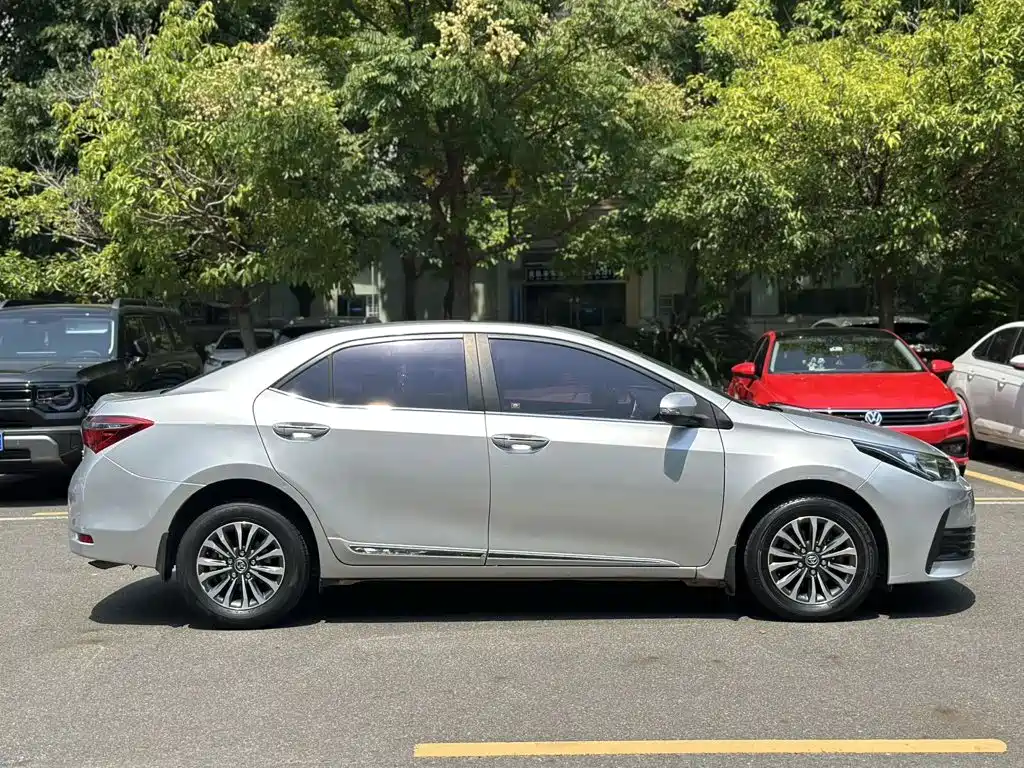 Toyota Corolla — миниатюра 5