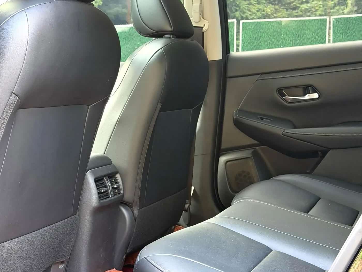 Nissan Sylphy 1.6 л 2023 г. Чёрный, пробег 42000 км