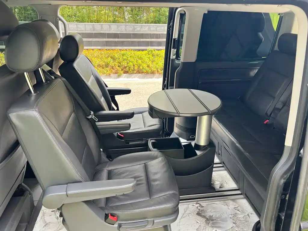 Volkswagen Multivan — миниатюра 7