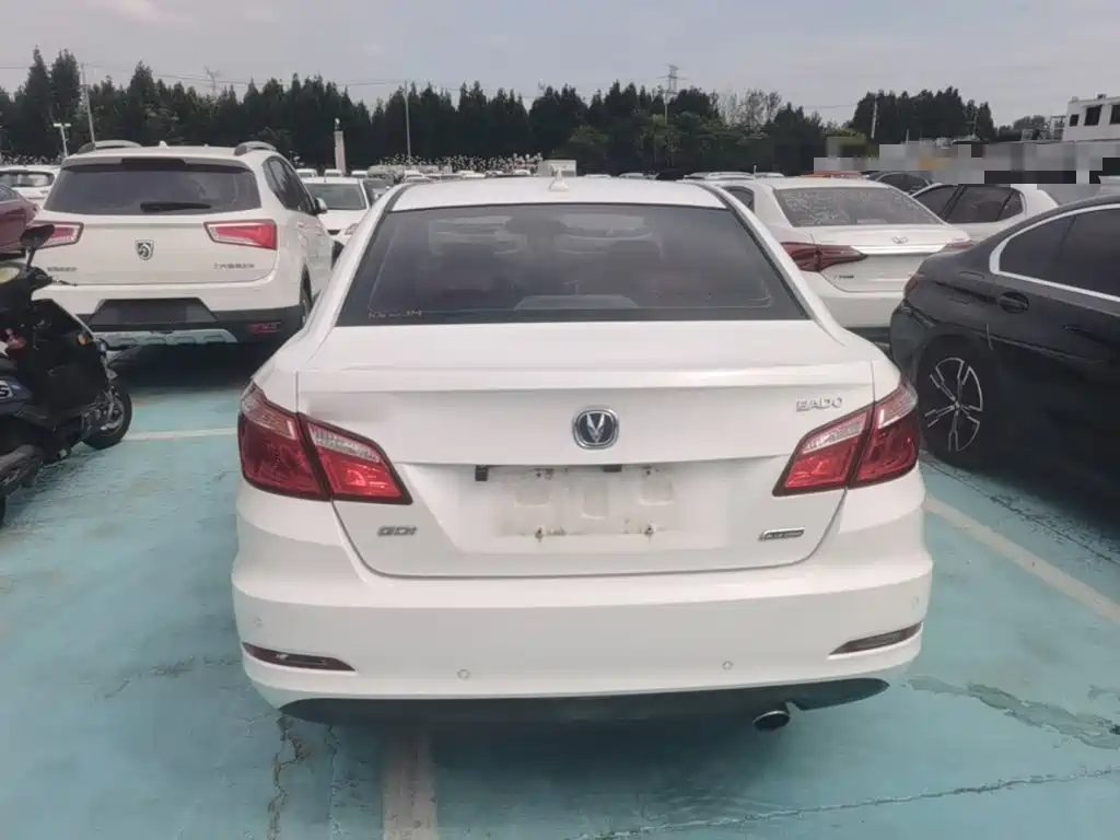 Changan Eado — миниатюра 6