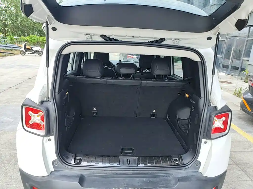 Jeep Renegade — миниатюра 19
