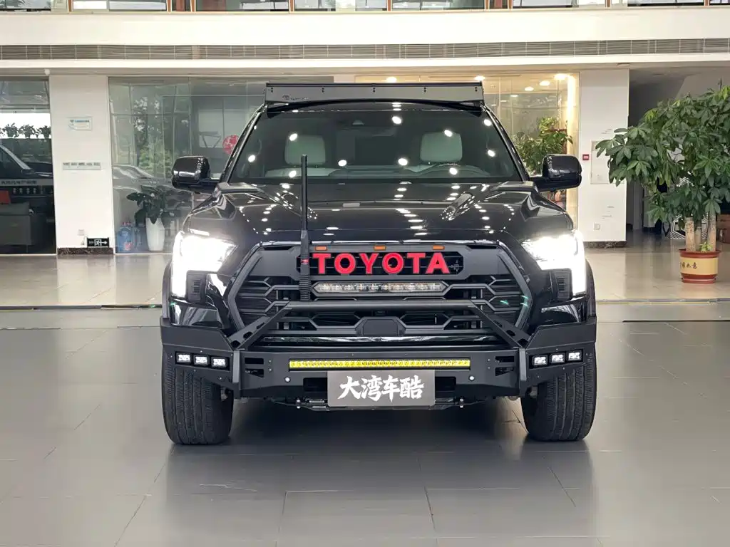 Toyota Sequoia — миниатюра 2