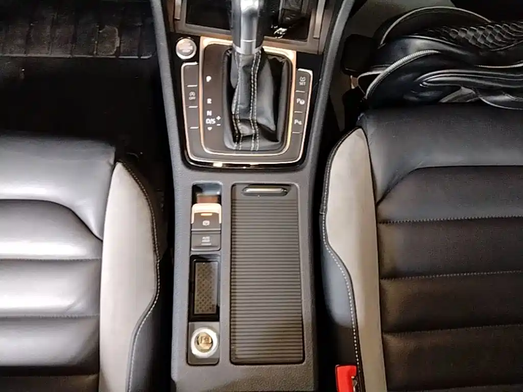 Volkswagen Golf — миниатюра 14