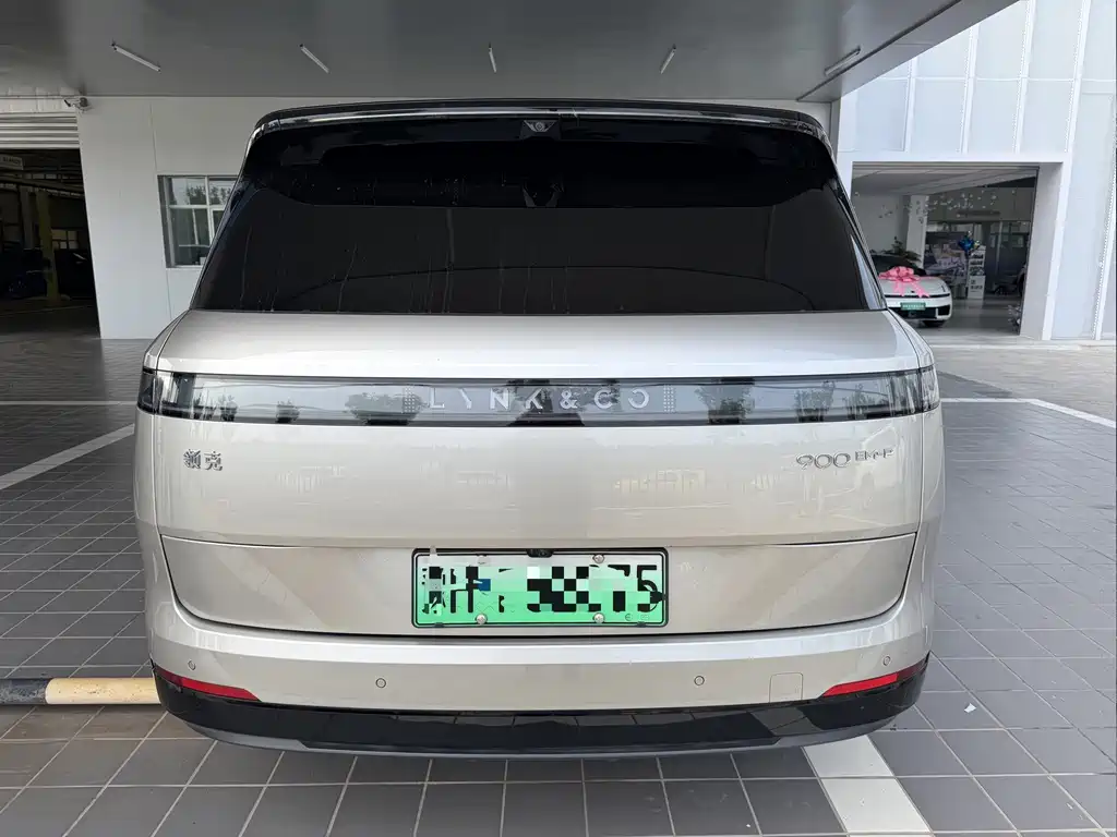 Lynk & Co Рука 900. — миниатюра 5