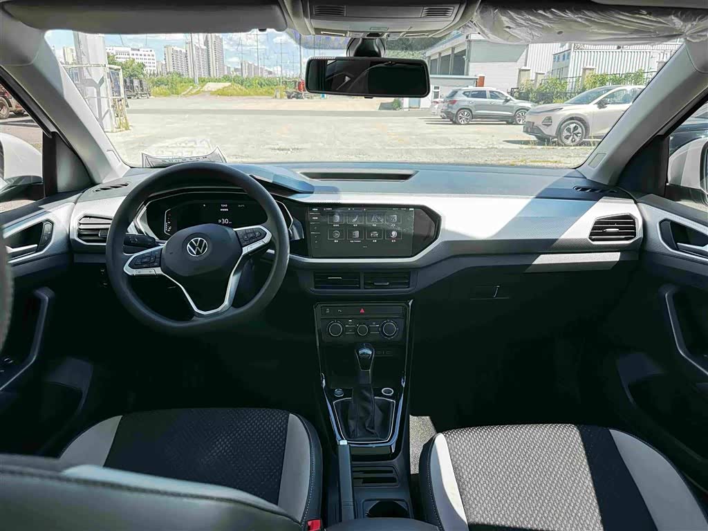 Volkswagen Tanying 1.5 л 2022 г. Белый, пробег 37000 км