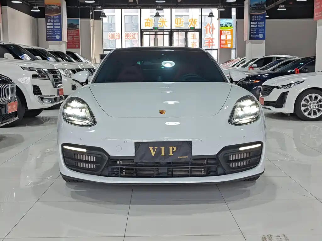 PORSCHE PANAMERA